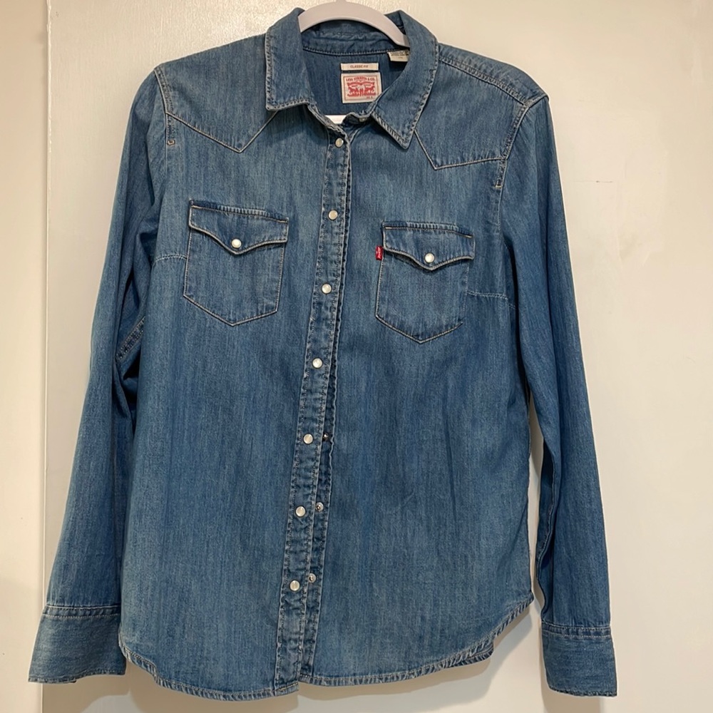 Levi’s essential western denim shirt